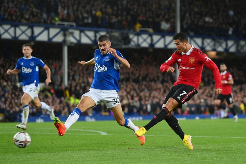 Trận đấu gần nhất, Everton dù chơi khá tốt trên sân nhà những vẫn thua sát nút đội khách MU. Ảnh: internet