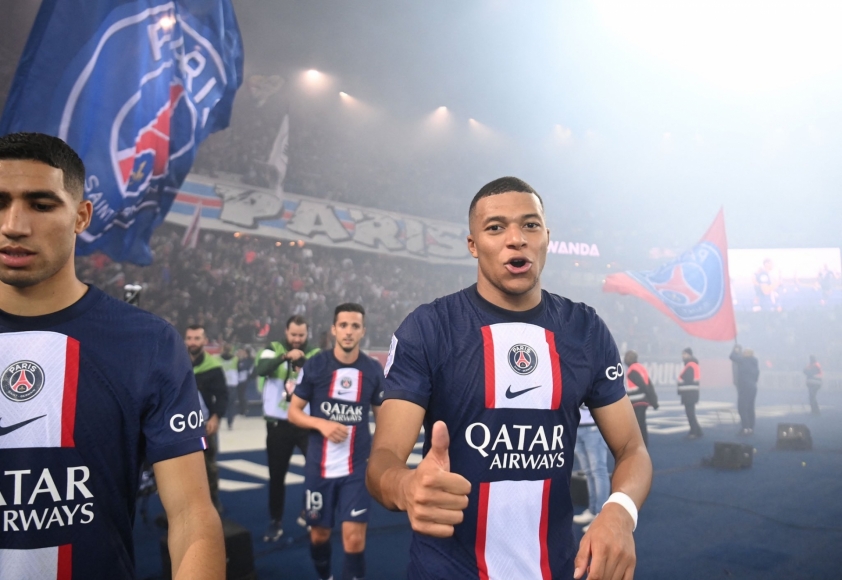 PSG chiều lòng Mbappe, Neymar ngậm ngùi 'bật bãi' tới Ngoại hạng Anh? 204274