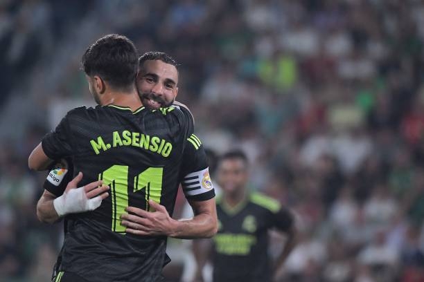 Benzema và Ansensio ấn định chiến thắng 3 sao cho Los Blancos và xây vững ngôi nhất bảng. Ảnh: internet