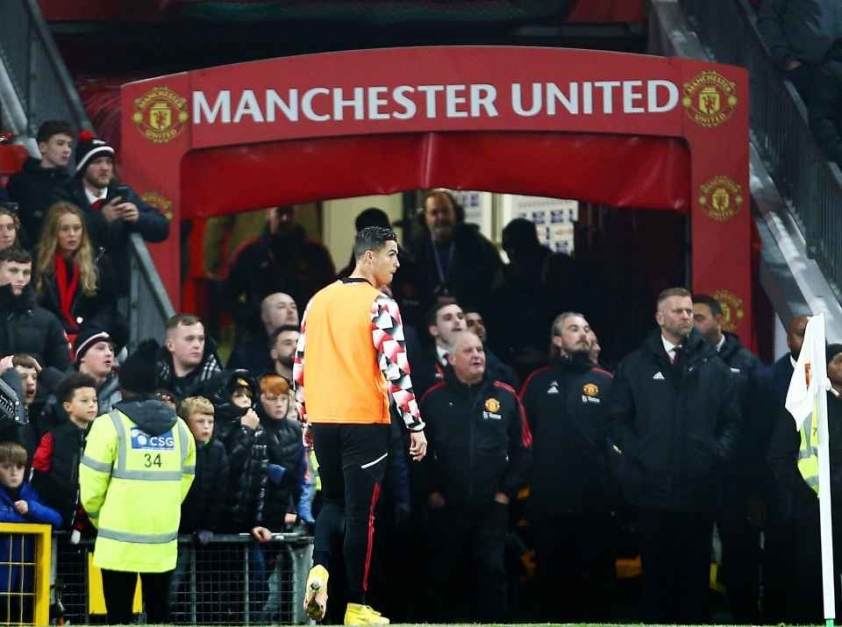 Lí do Ronaldo bỏ về bị phanh phui, án phạt của Ten Hag vẫn quá nhẹ 206232