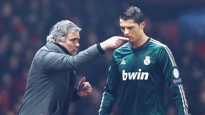 Thầy cũ Ronaldo chỉ trích Ten Hag quá 'non', sẵn sàng tái hợp với CR7 209608