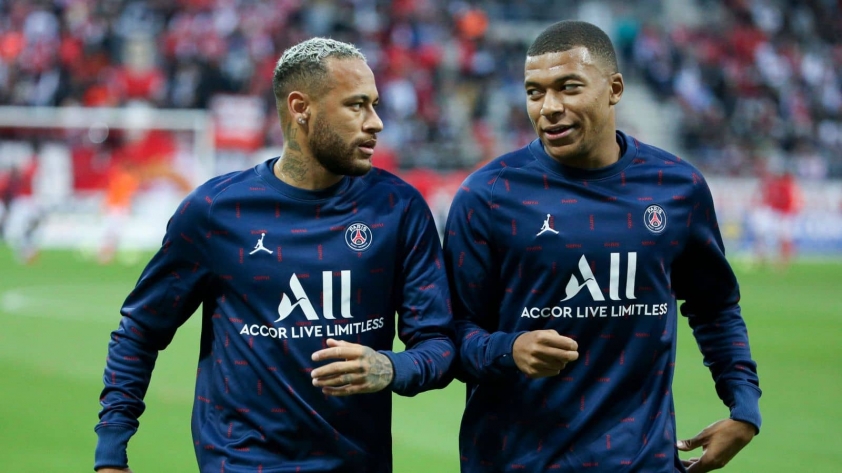 Neymar và Mbappe định đoạt tương lai của Messi tại PSG? 213682