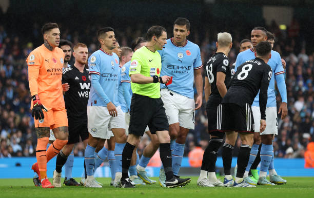 Man City phải chơi với 10 người từ rất sớm nhưng vẫn biết cách để chơi áp đảo Fulham bằng sức mạnh của mình. Ảnh: internet