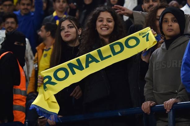 Video: Ronaldo khiến đồng đội mới Al Nassr 'lóa mắt' với bản năng sát thủ 239050