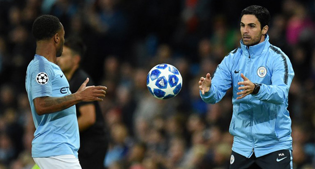 Arsenal chiêu mộ Raheem Sterling của Chelsea để đua vô địch C1 242844