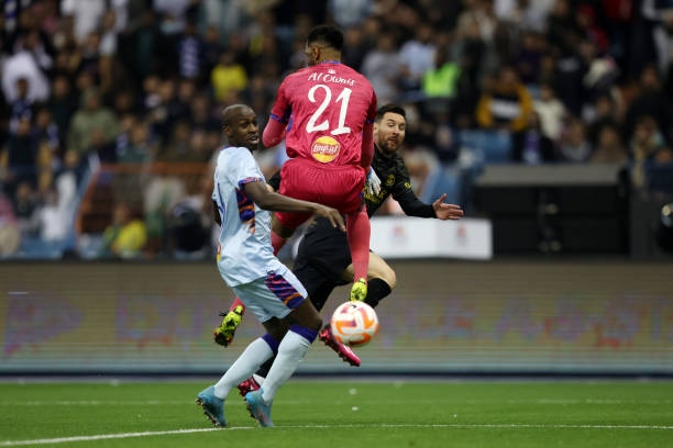 Rượt đuổi nghẹt thở, 'mưa' 9 bàn thắng trong ngày Ronaldo và Messi tái đấu 243312