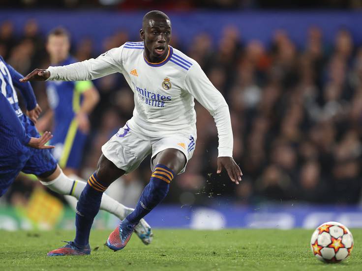 Chia tay Benzema, Real sắp có 'Ibrahimovic 2.0' để thay thế? 253256