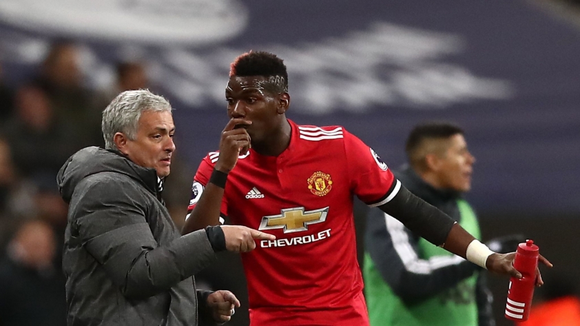 Paul Pogba lại phải ngậm ngùi 'ôm hận' trước Jose Mourinho 255011