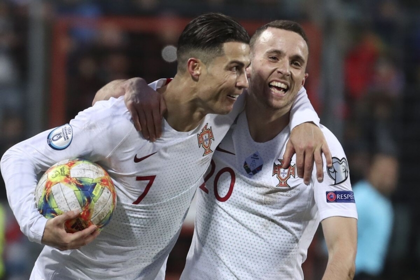 ronaldo-diogo-jota-1681811369.jpg