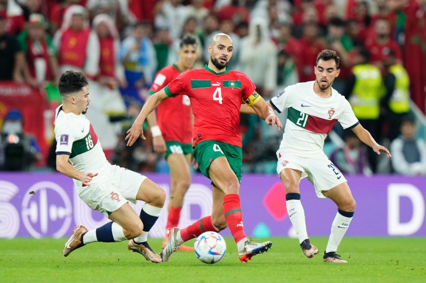 amrabat-bo-dao-nha-1683725033.jpg