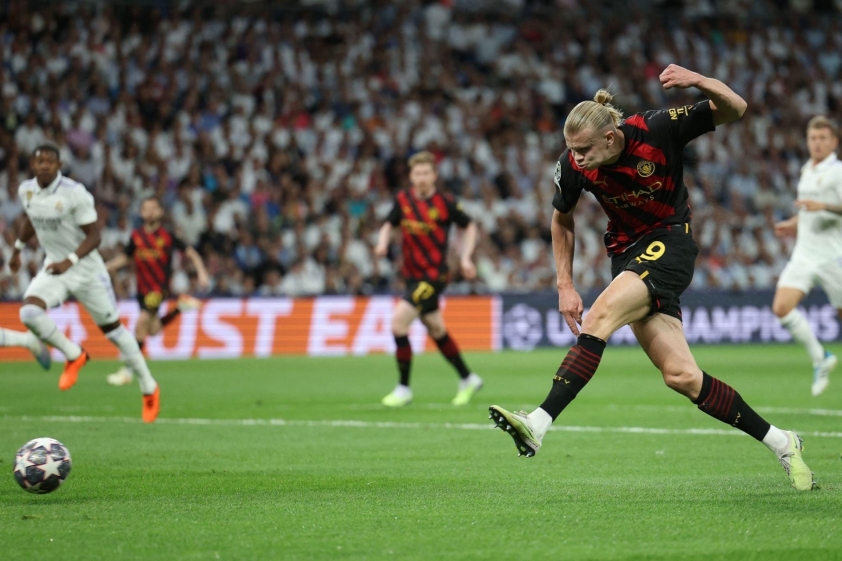 Haaland và các đồng đội bất lực trước sự xuất sắc của Courtois trong khung gỗ (ảnh: Getty)