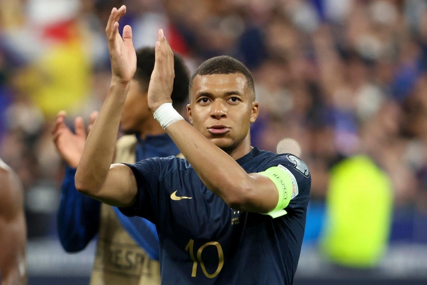 mbappe-psg-unfp-1-1690030904.jpg