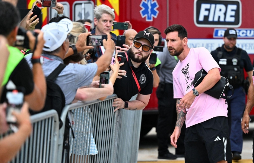 messi-inter-miami-fan-1691120120.jpg