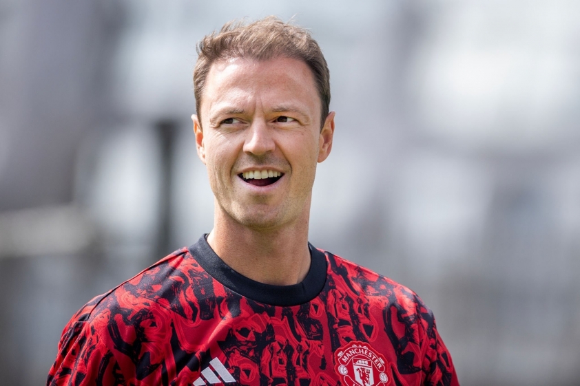 jonny-evans-mu-1692458875.jpg