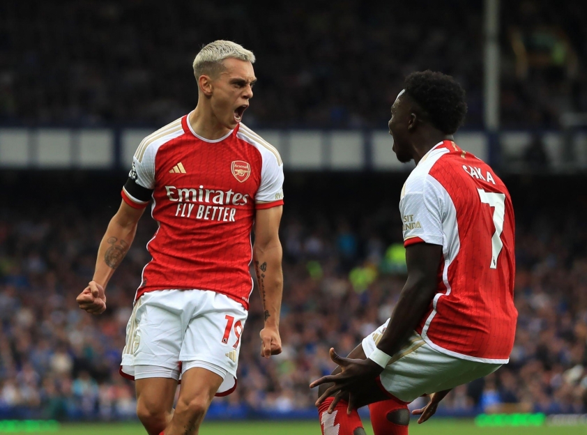 Arsenal tái xuất C1 bằng cơn mưa bàn thắng trước PSV 329937