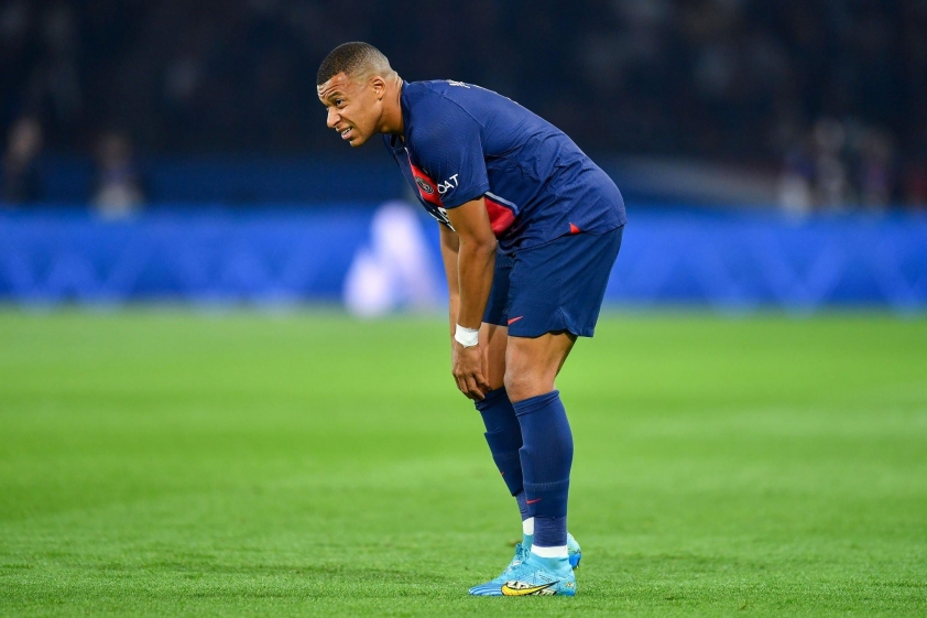 mbappe-chan-thuong-psg-1695977348.jpg