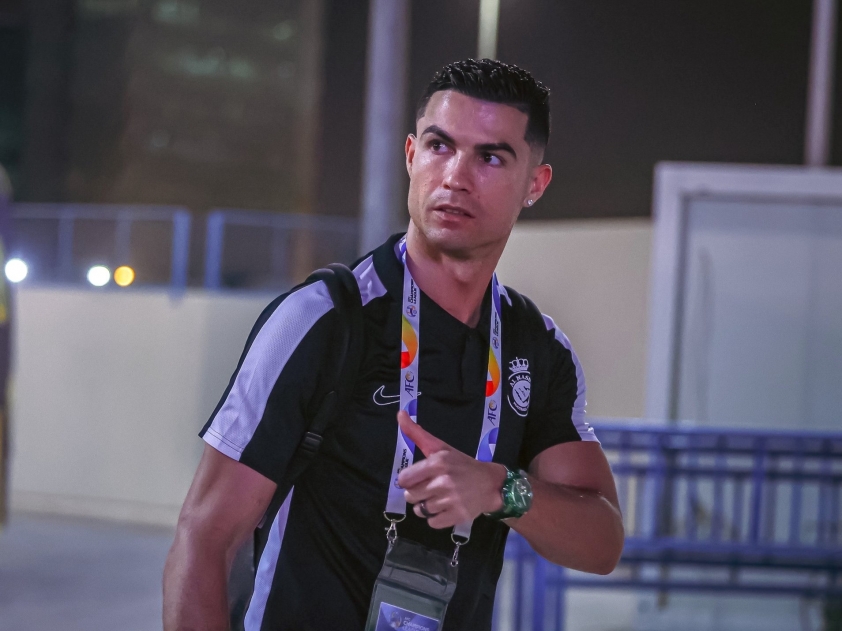 ronaldo-bo-dao-nha-al-nassr-1697617407.jpg