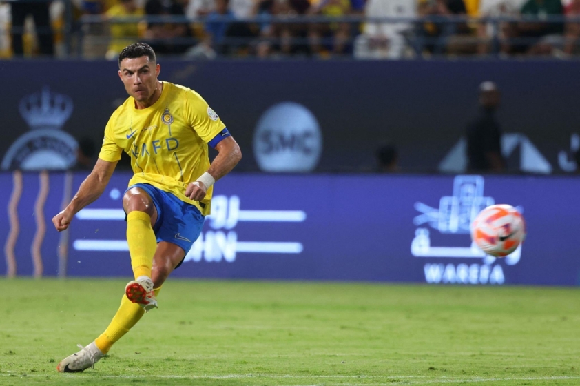 Ronaldo ghi siêu phẩm, Al Nassr ngược dòng vượt qua nhà ĐKVĐ Saudi Pro League 344639