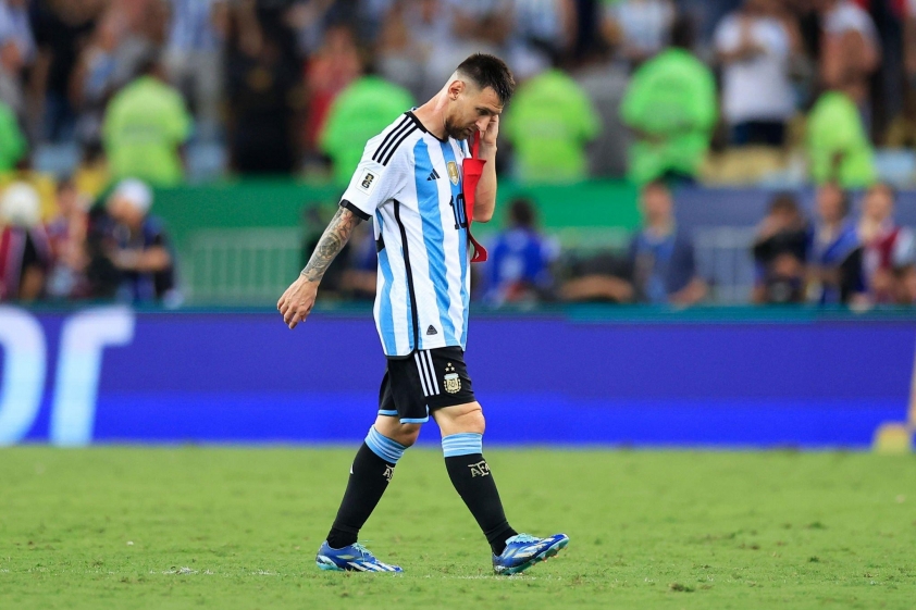 messi-chan-thuong-1700672226.jpg