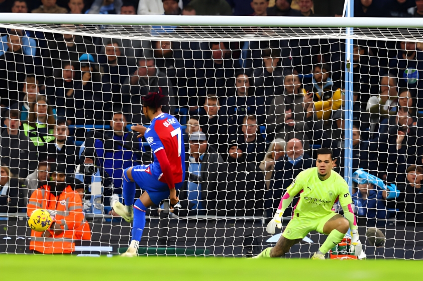 Man City bị ngược dòng cay đắng, lỡ luôn cơ hội áp sát ngôi đầu Ngoại hạng Anh 374452