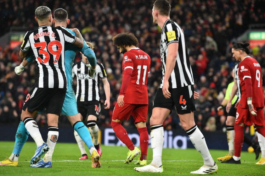 Liverpool hạ Newcastle ở trận cầu 6 bàn thắng để xây chắc ngôi đầu Ngoại hạng Anh 382696