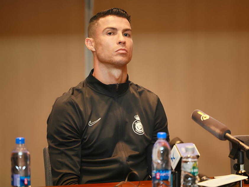 ronaldo-huy-tour-trung-quoc-1706176890.jpg