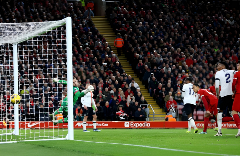 Ngược dòng 4 bàn, Liverpool chạy đà hoàn hảo trước chung kết Carabao Cup 409503
