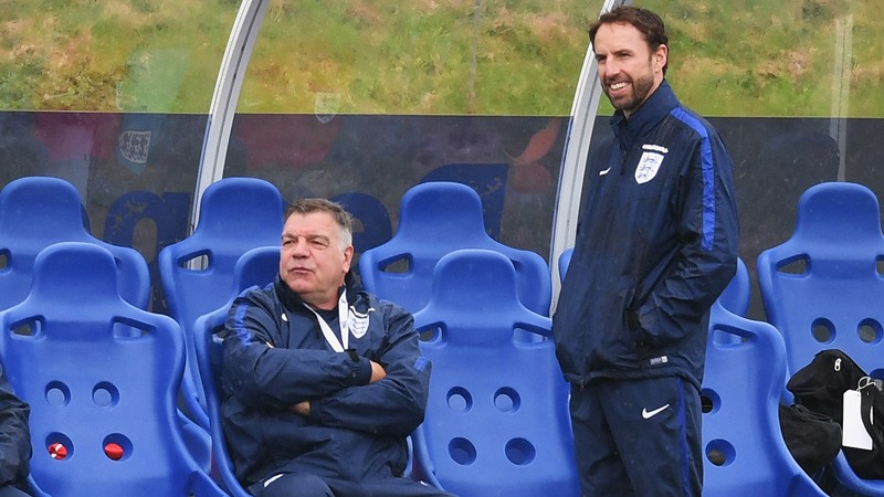gareth-southgate-sam-allardyce-bench-1711694346.jpg