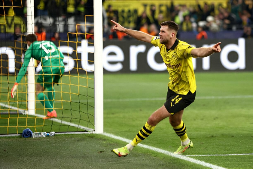 Bùng nổ Signal Iduna Park, Dortmund xuất sắc giành vé vào bán kết C1 445044