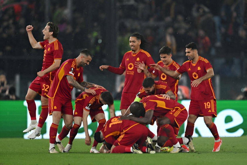 Thi đấu thiếu người, Roma vẫn có vé vào bán kết Europa League 446470