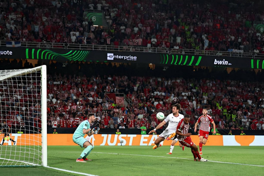 Trực tiếp Olympiakos 1-0 Fiorentina: Bàn mở tỉ số 471616