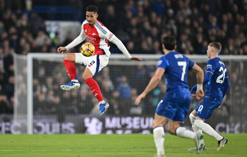 Arteta 'té ngã' sau pha bóng làm rơi 2 điểm trước Chelsea 554830