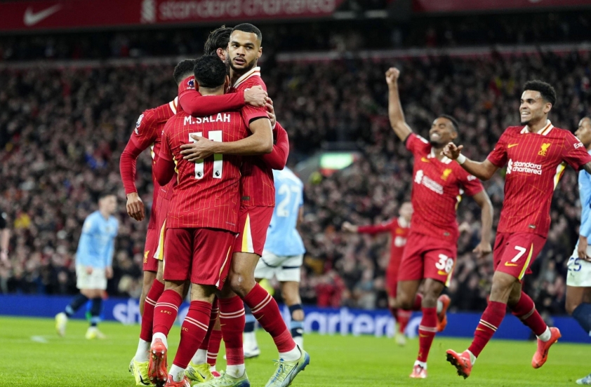 Salah chói sáng, Liverpool kéo dài chuỗi trận tệ hại của Man City 563726