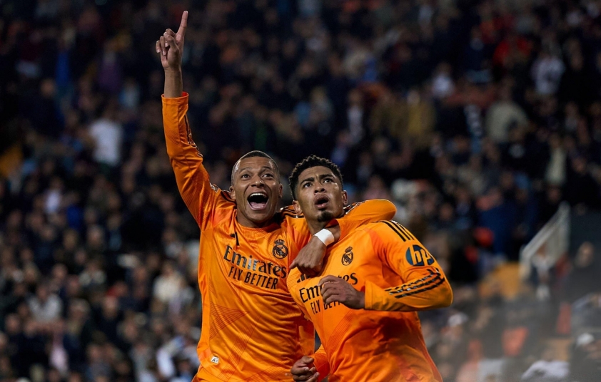 Vinicius nhận thẻ đỏ, Real ngược dòng kịch tính trước Valencia 578364