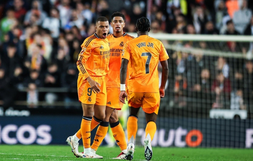 Mbappe chào đón Benzema trở lại Real Madrid 580919