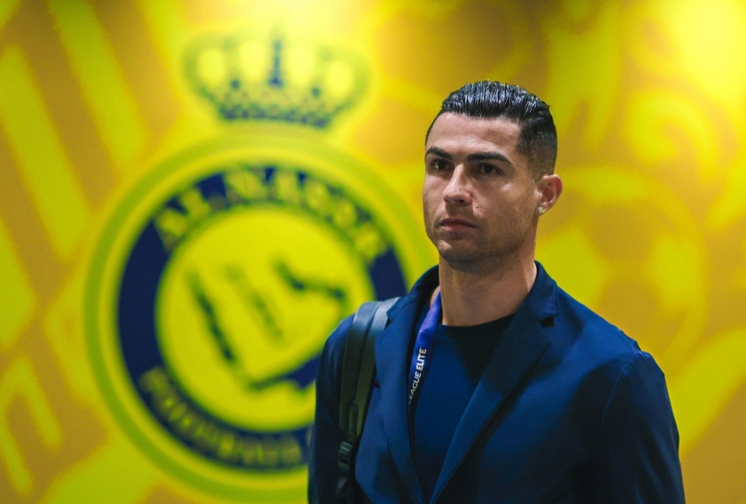 Cristiano Ronaldo kiếm được bao nhiêu tiền mỗi tuần? 589726
