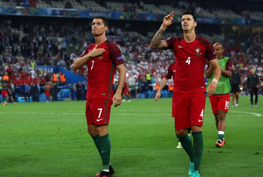 Đồng đội cũ tiết lộ bến đỗ 'trong mơ' của Ronaldo 589524