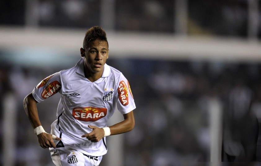 Neymar 'phải' đi trực thăng tới sân tập tại Santos 589710