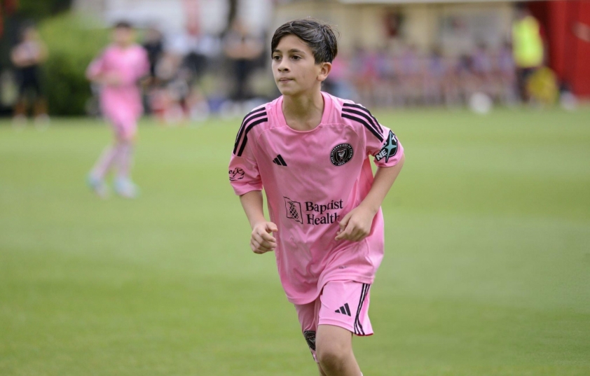 Cristiano Jr & Thiago Messi: Cuộc chiến của tương lai? 590595