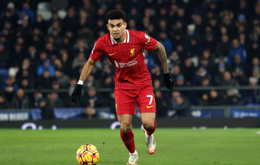 Barca để mắt tới 'máy chạy' của Liverpool, ra giá cho De Jong 592810