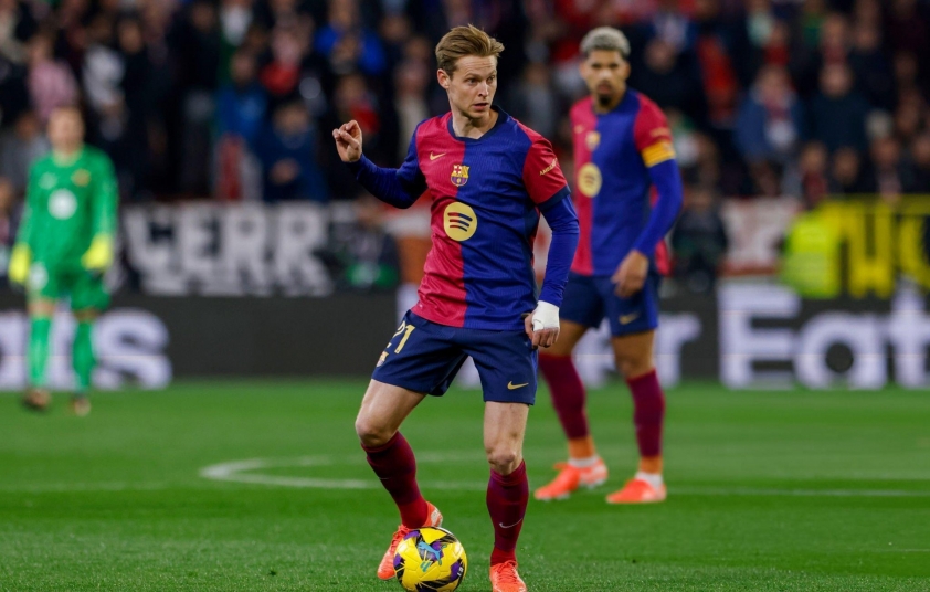 Barca để mắt tới 'máy chạy' của Liverpool, ra giá cho De Jong 592811