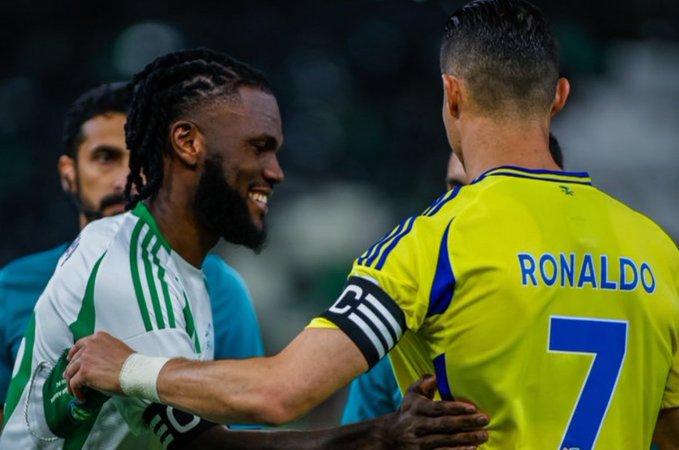 Ronaldo bị 'bao vây' tại Al Nassr, cựu sao Barca hưởng lợi 593232