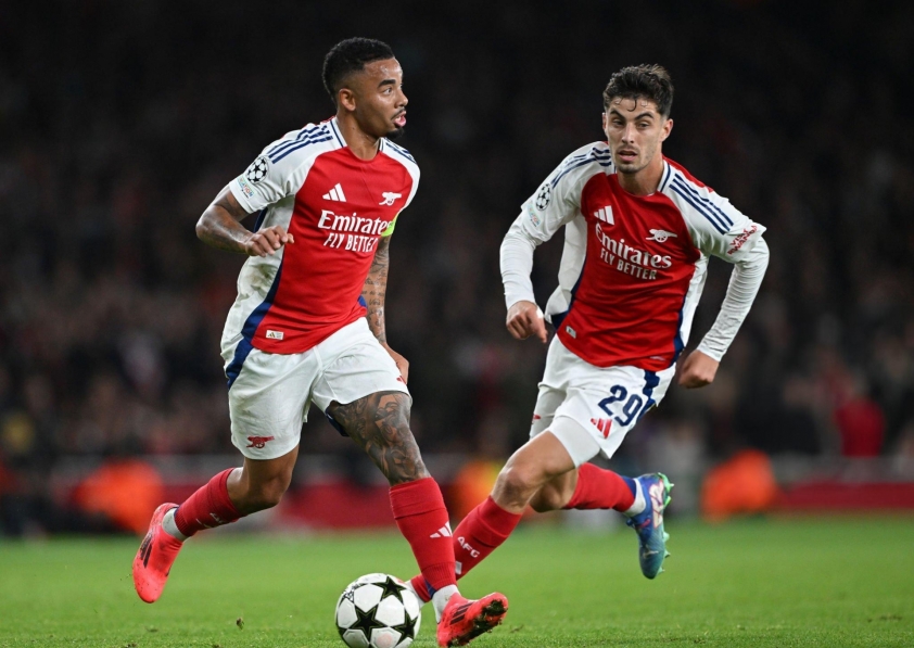 Arsenal chuẩn bị chào đón 'song sát' trên hàng công 594589