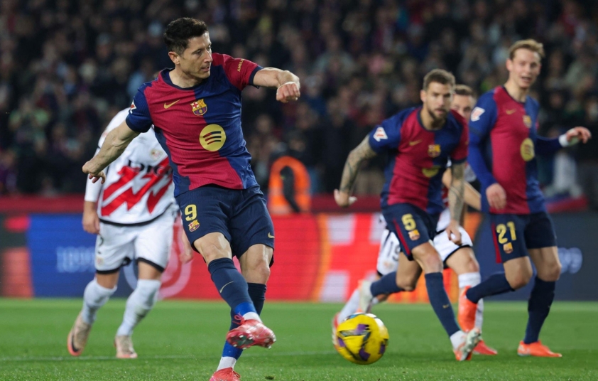 Lewandowski báo tin cực vui tới các CĐV Barca 596710
