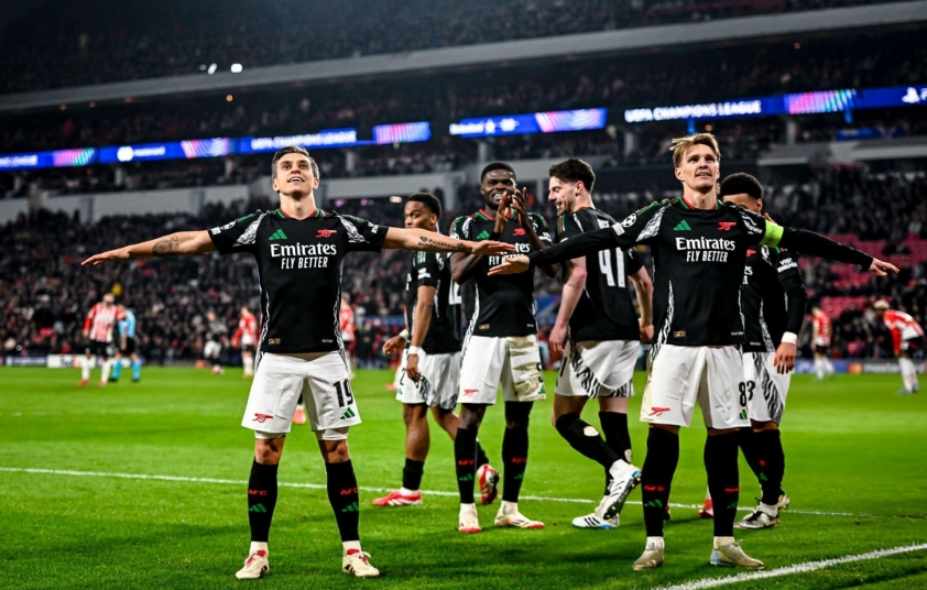 Đại thắng PSV, Arsenal đặt một chân vào tứ kết cúp C1 600267