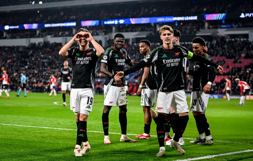 Arsenal đi vào lịch sử Champions League 600279