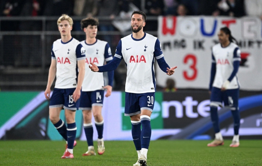 Kết quả lượt đi vòng 1/8 cúp C2: Tiếc cho MU, thất vọng Tottenham 601348