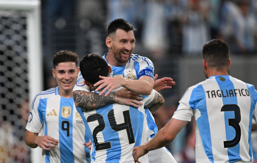 Messi cùng Argentina đi vào lịch sử FIFA 614202