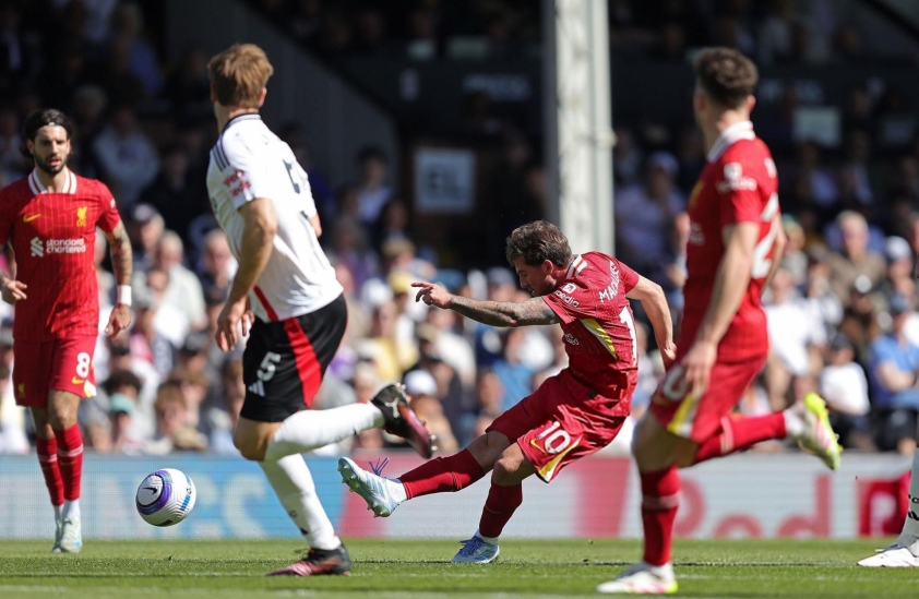 Hàng thủ báo hại, Liverpool bất ngờ gục ngã trước Fulham 616295