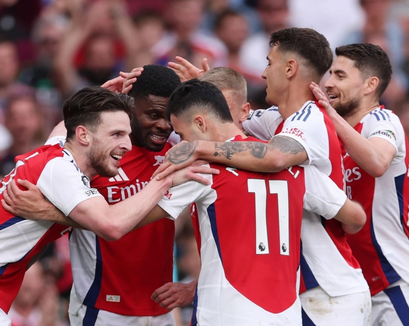 Hòa Brentford, Arsenal gần như buông vô địch Ngoại hạng Anh 619502